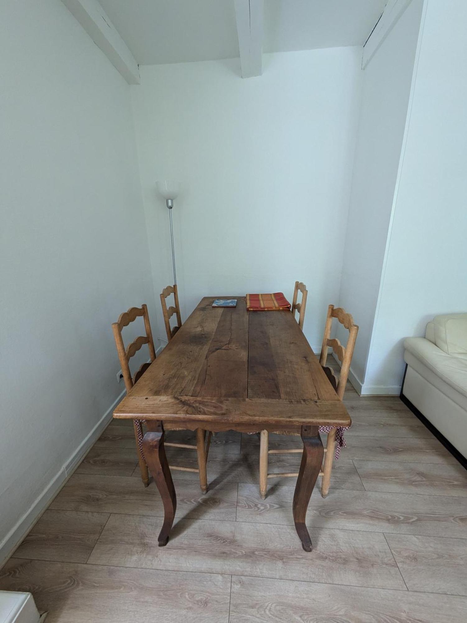 Les Volets Bleus Apartment